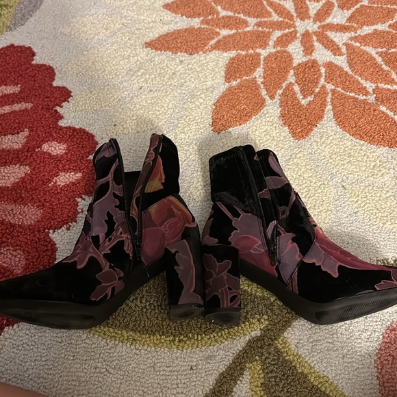 Steve Madden Emison floral print bootie - Picture 3 of 3